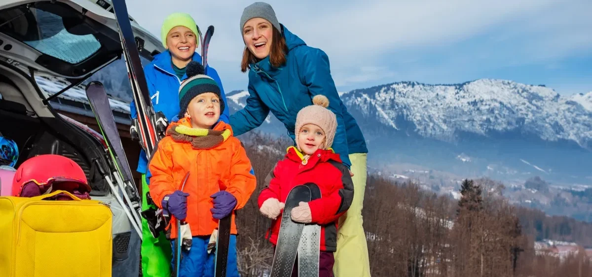 Skitasche: Ski und Schuhe sicher transportieren